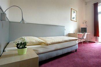 Art Hotel Royal Karlsruhe Buitenkant foto